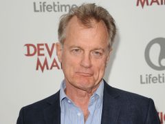 性的虐待容疑で『テッド2』をクビに…スティーヴン・コリンズ、ドラマ再放送も急きょ中止