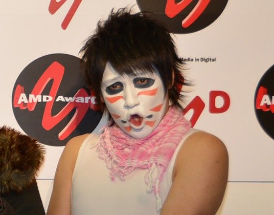 金爆樽美酒の尻に石膏パック写真でファンか