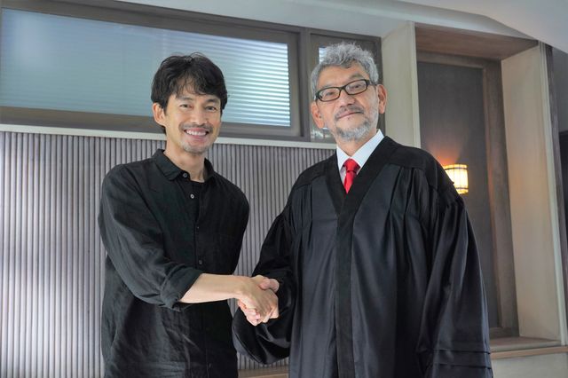 『シン・ゴジラ』庵野秀明が友情出演！『映画　イチケイのカラス』メイキング写真（全10枚）（2枚目）