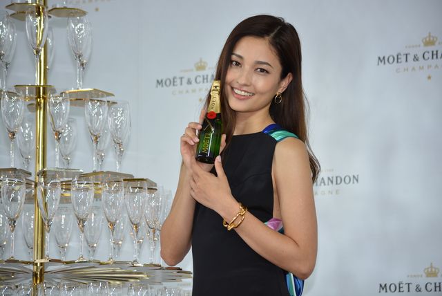 黒木メイサの美しいドレス姿！「MOET GRAND DAY 2018」オープニングセレモニー（11枚目）