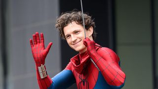 トム・ホランドが救急搬送　『スパイダーマン』撮影中にスタント失敗