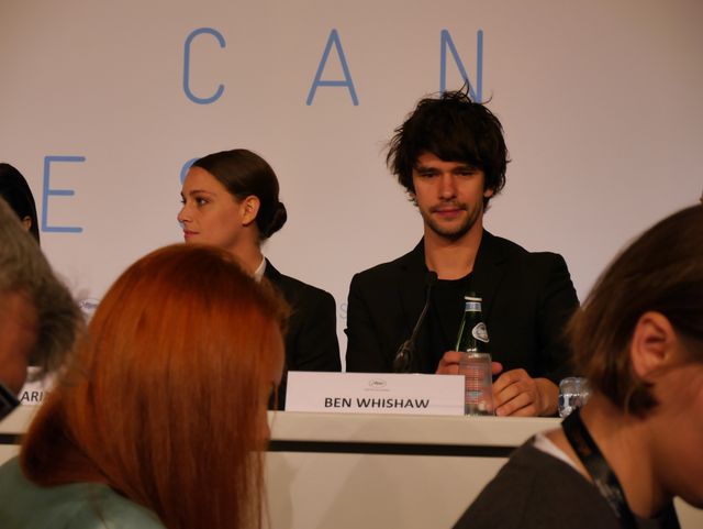 ベン・ウィショーがファンサービス！映画『ザ・ロブスター（原題） / The Lobster 』カンヌ公式会見フォトギャラリー（8枚目）