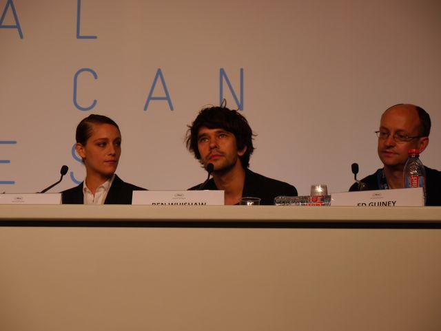 ベン・ウィショーがファンサービス！映画『ザ・ロブスター（原題） / The Lobster 』カンヌ公式会見フォトギャラリー（14枚目）