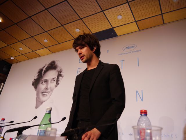 ベン・ウィショーがファンサービス！映画『ザ・ロブスター（原題） / The Lobster 』カンヌ公式会見フォトギャラリー（23枚目）