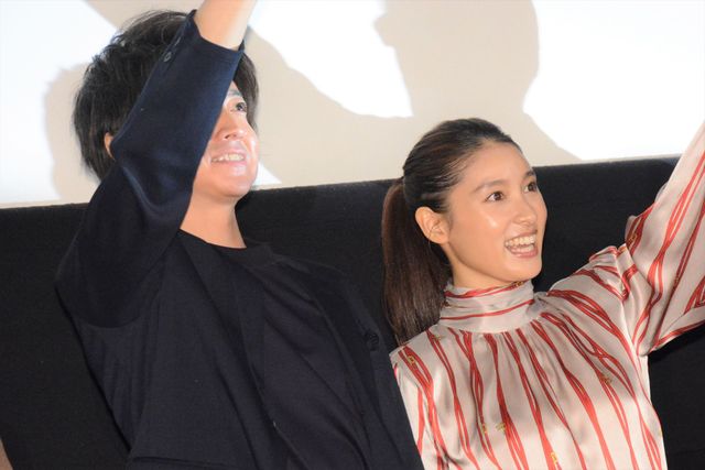 藤原竜也、土屋太鳳、風間俊介ら“鳩だるま落とし”に挑戦！『鳩の撃退法』公開初日舞台あいさつ（8枚目）