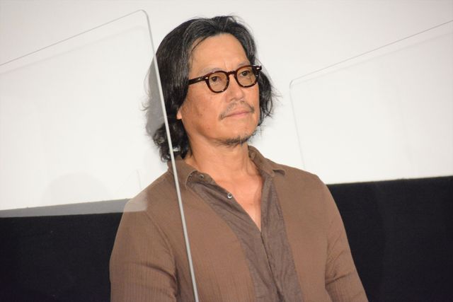 藤原竜也、土屋太鳳、風間俊介ら“鳩だるま落とし”に挑戦！『鳩の撃退法』公開初日舞台あいさつ（13枚目）