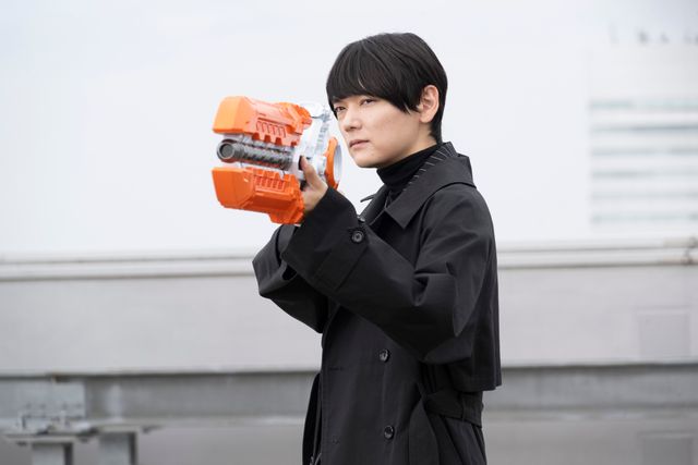 小鷹、CODEのエージェントに命を狙われる！「仮面ライダーゼッツ」第22話場面カット：フォトギャラリー