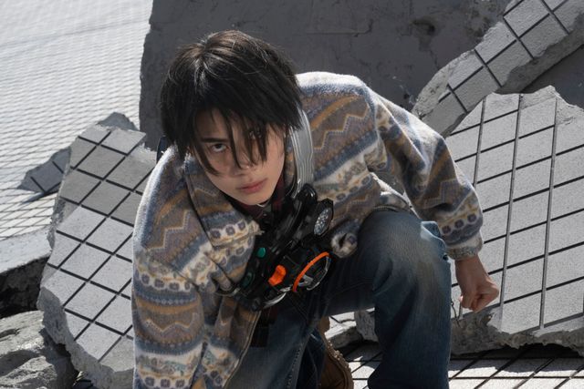 小鷹、CODEのエージェントに命を狙われる！「仮面ライダーゼッツ」第22話場面カット（4枚目）