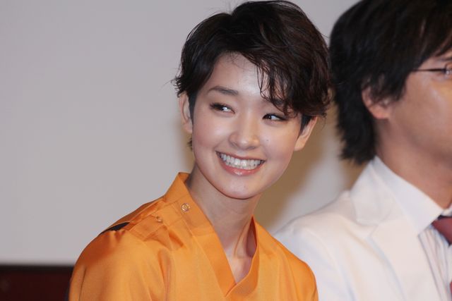 剛力彩芽、シングルマザーの医師役に挑戦!ドラマ「ドクターカー」記者会見ギャラリー