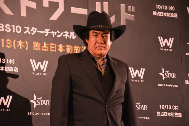 これが藤岡弘、だ！日本刀で鏡割りフォトギャラリー（4枚目）