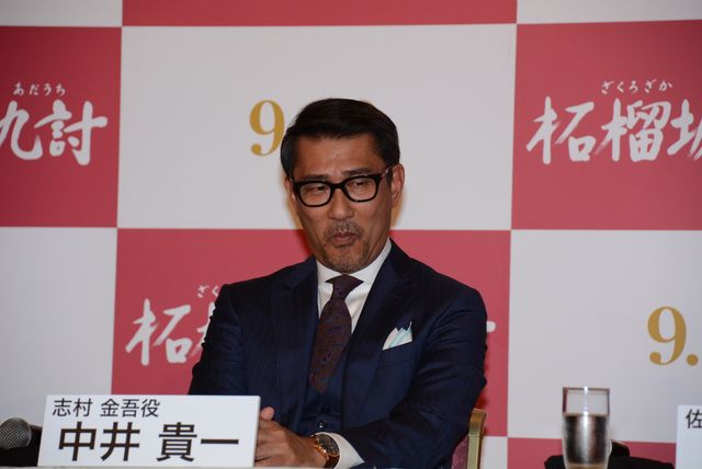 中井貴一＆阿部寛、人力車で登場！フォトギャラリー（7枚目）