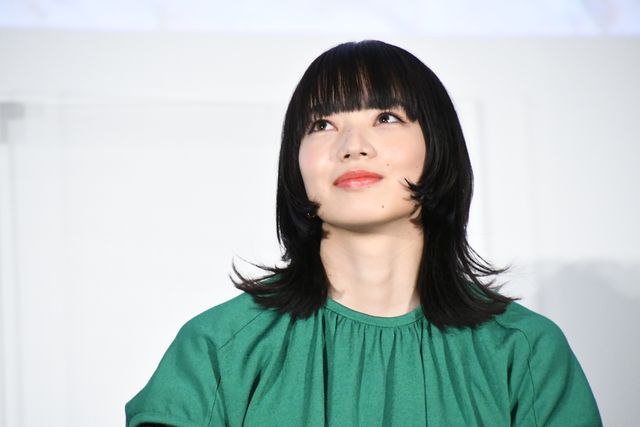 小松菜奈が涙…！映画『余命10年』公開記念舞台あいさつ（5枚目）