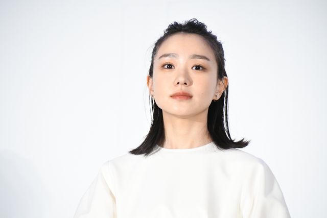 小松菜奈が涙…！映画『余命10年』公開記念舞台あいさつ（8枚目）