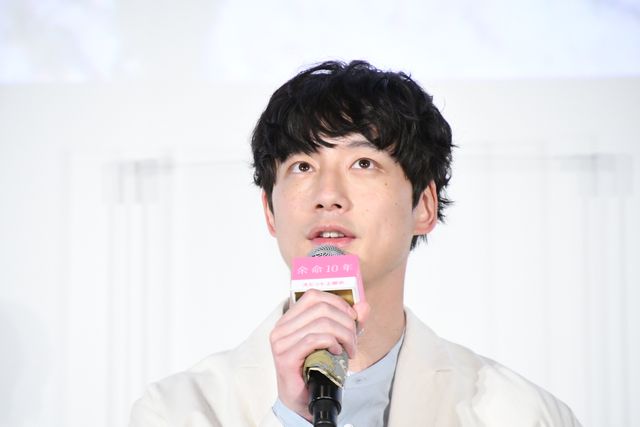 小松菜奈が涙…！映画『余命10年』公開記念舞台あいさつ（10枚目）