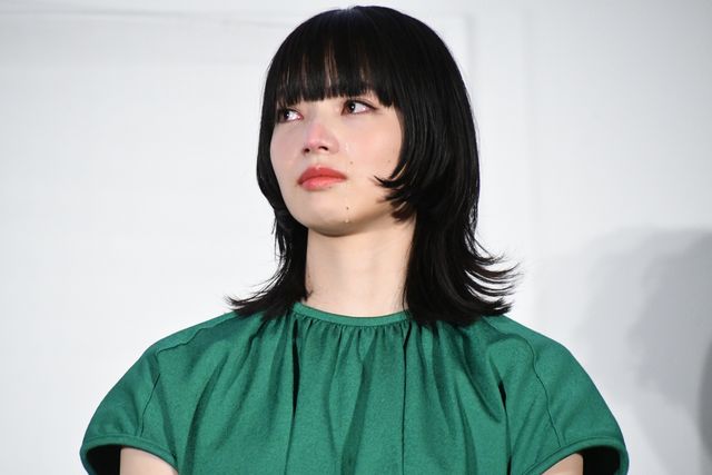 小松菜奈が涙…！映画『余命10年』公開記念舞台あいさつ（27枚目）