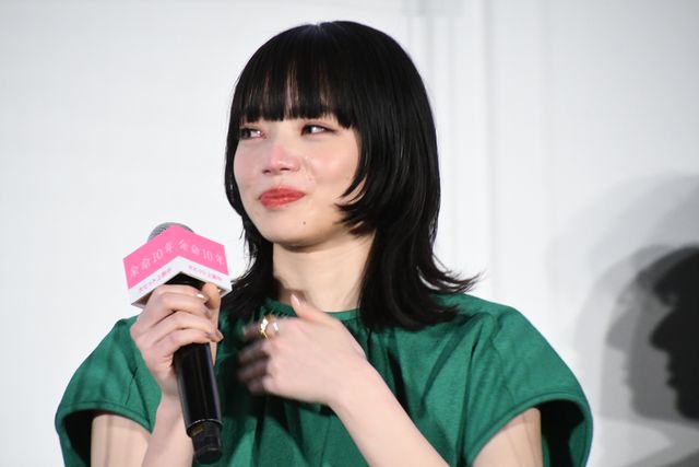 小松菜奈が涙…！映画『余命10年』公開記念舞台あいさつ（29枚目）