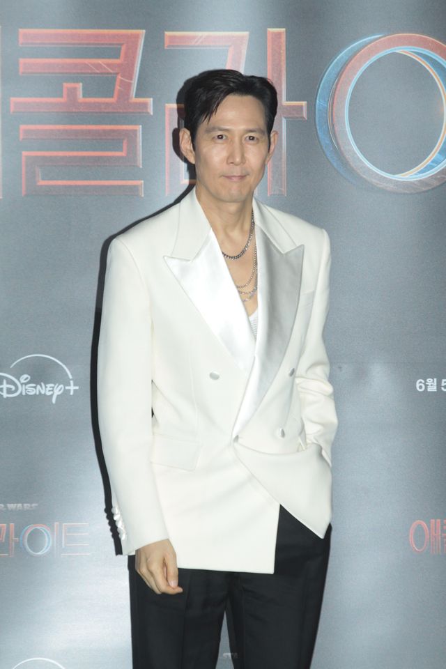 イ・ジョンジェの反則級な笑顔！「スター・ウォーズ：アコライト」韓国記者会見（2枚目）