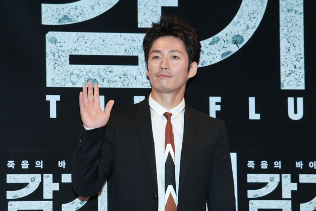 『風邪』チャン・ヒョク、ブラピは普通の男!?出演作の違いを語る＜韓国JPICTURES＞（2枚目）