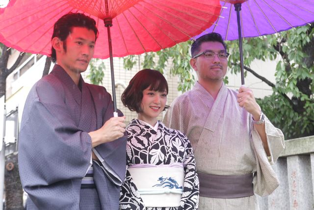 大胆ヌードに挑んだ安達祐実、神社でヒット祈願！フォトギャラリー（5枚目）