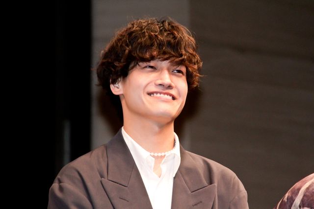 Aぇ! group佐野晶哉、平泉成らベテランに囲まれ笑顔！『明日を綴る写真館』舞台挨拶の様子（2枚目）