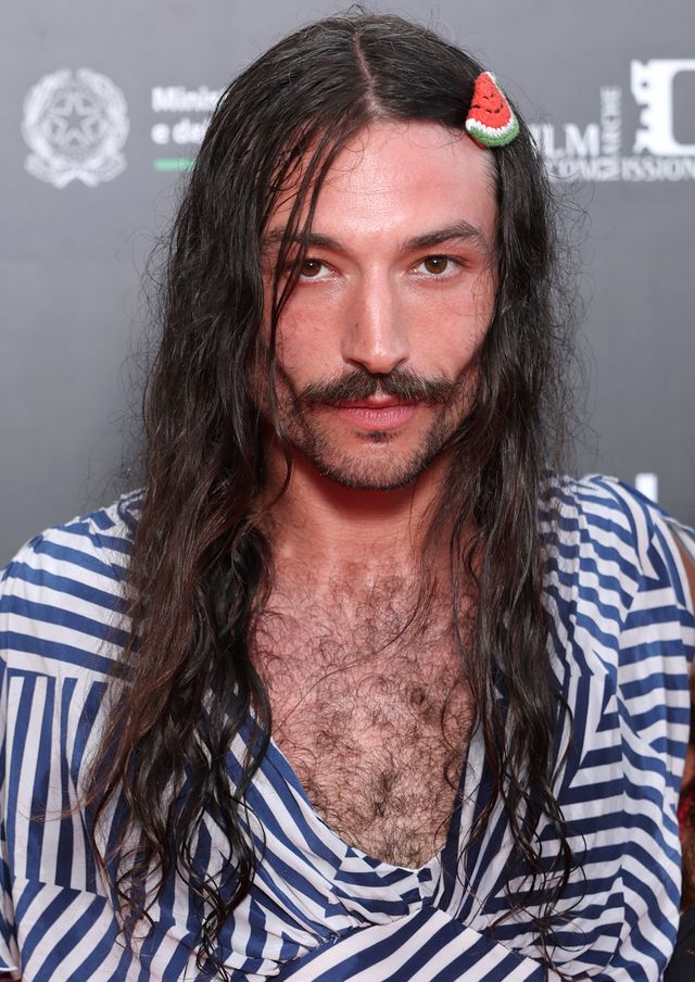 2025年フィルミング・イタリア・サルデーニャ映画祭でのエズラ・ミラー