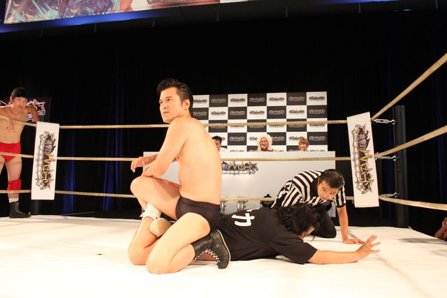 「Mobage『神撃のバハムート』2周年記念スペシャルマッチ バハムート級王座決定戦」フォトギャラリー（3枚目）