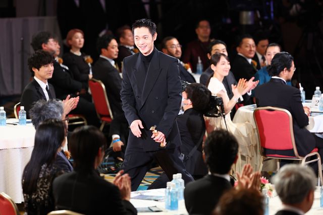 窪田正孝、最優秀助演男優賞にガッツポーズ！（9枚目）