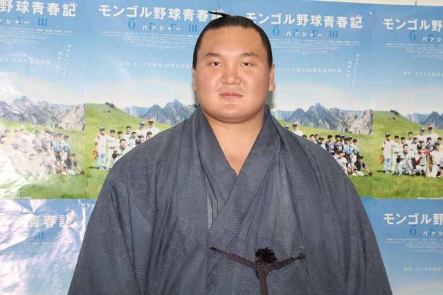 横綱・白鵬、長嶋、松井を祝福！　「引退するときは2人にアドバイスをもらいたい」　画像ギャラリー（2枚目）