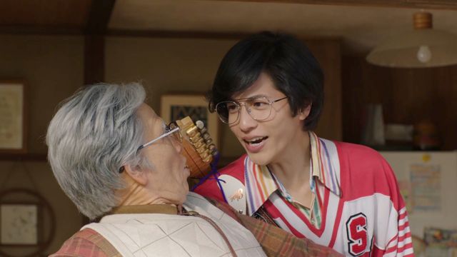 志尊淳、老けメイクでおじいちゃんに!?　CM「ライト！50年前のオレ」篇（6枚目）