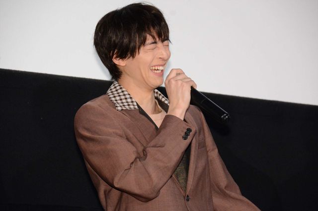 みんなでポーズ！『PとJK』初日舞台あいさつフォトギャラリー（6枚目）