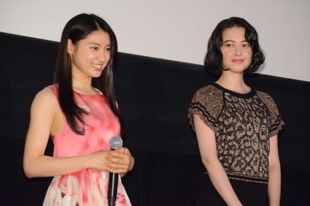 みんなでポーズ！『PとJK』初日舞台あいさつフォトギャラリー（7枚目）