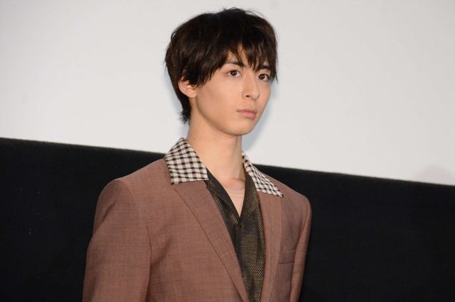 みんなでポーズ！『PとJK』初日舞台あいさつフォトギャラリー（10枚目）