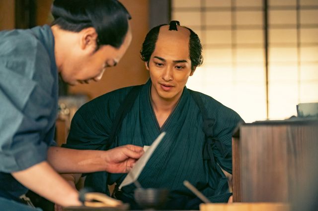 あきらめない蔦重（横浜流星）…「べらぼう～蔦重栄華乃夢噺～」第3回「千客万来『一目千本』」（4枚目）