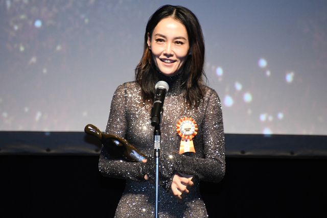 美しい！菊地凛子はドレス＆黒木華は着物！第15回TAMA映画賞授賞式：フォトギャラリー