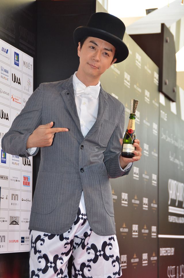 有村架純、キュートなワンピで登場！レッドカーペット＆アワードセレモニー写真ギャラリー（11枚目）