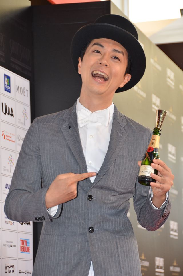 有村架純、キュートなワンピで登場！レッドカーペット＆アワードセレモニー写真ギャラリー（12枚目）