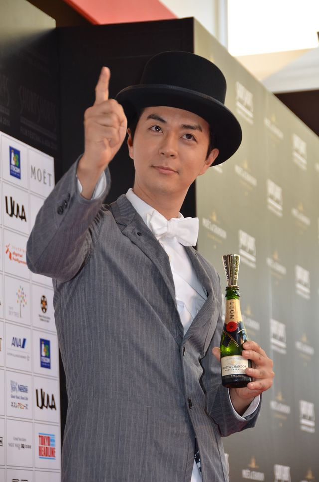 有村架純、キュートなワンピで登場！レッドカーペット＆アワードセレモニー写真ギャラリー（13枚目）