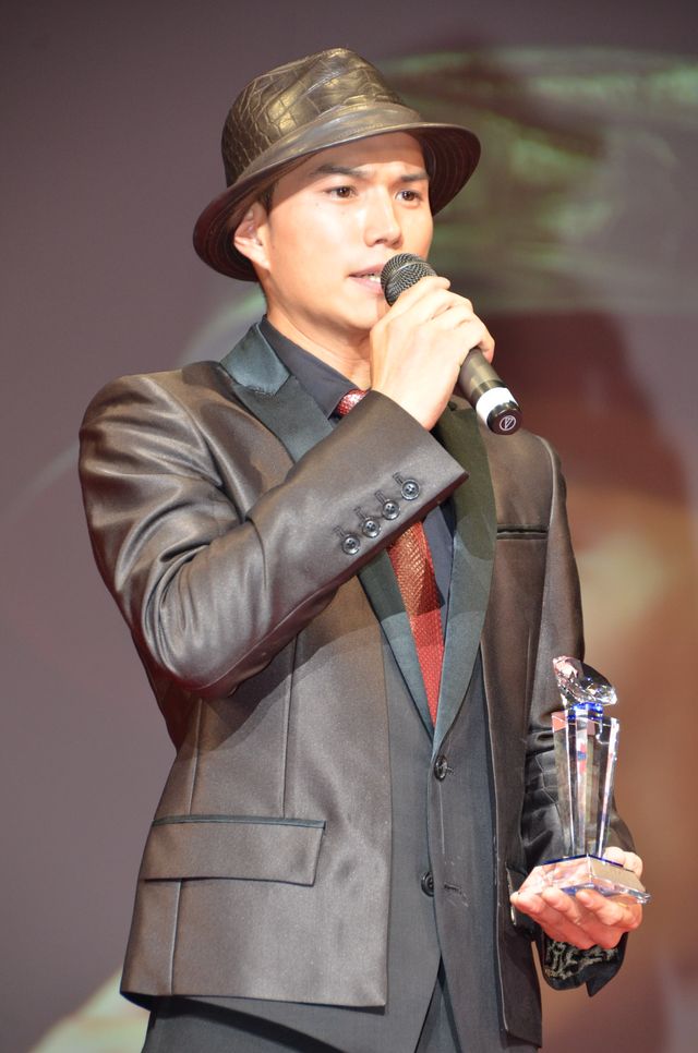 有村架純、キュートなワンピで登場！レッドカーペット＆アワードセレモニー写真ギャラリー（23枚目）