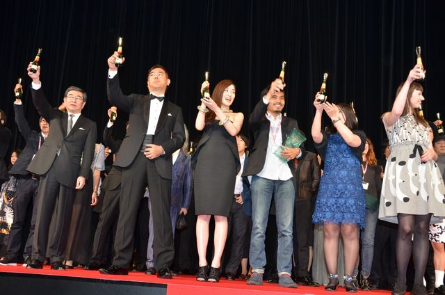 有村架純、キュートなワンピで登場！レッドカーペット＆アワードセレモニー写真ギャラリー（35枚目）