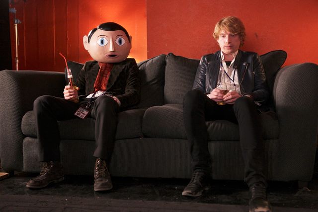 注：この人はマイケル・ファスベンダーです　映画『FRANK -フランク-』フォトギャラリー（4枚目）