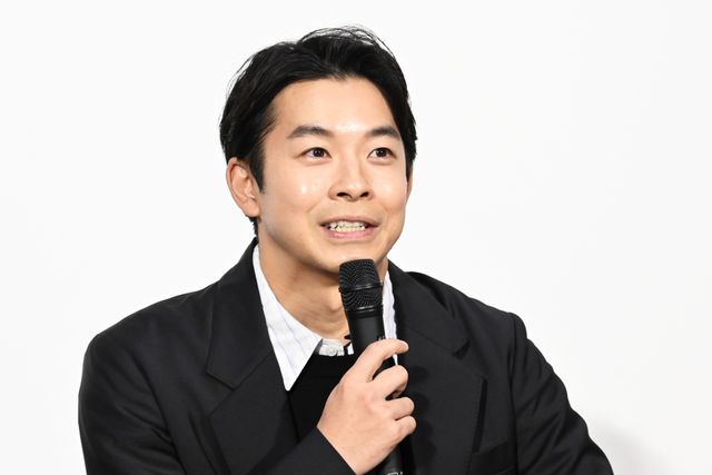 「豊臣兄弟!」試写会&会見に出席した仲野太賀