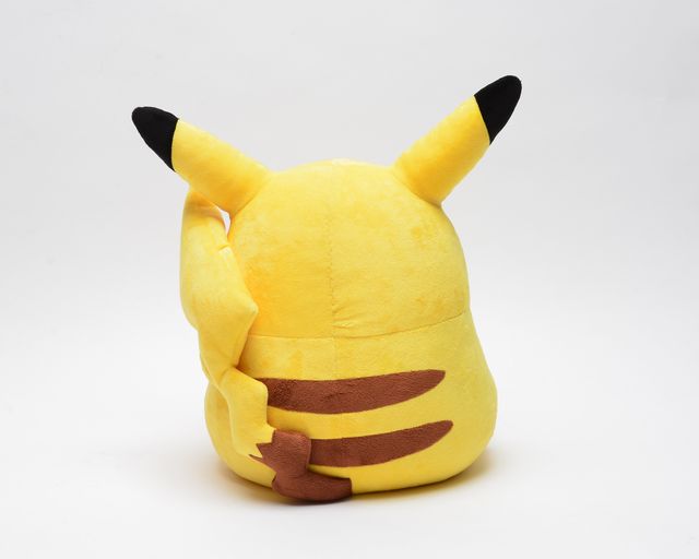 ピカチュウの耳がバッグからぴょこん!!等身大等重量 1/1スケールピカチュウフォトギャラリー（4枚目）