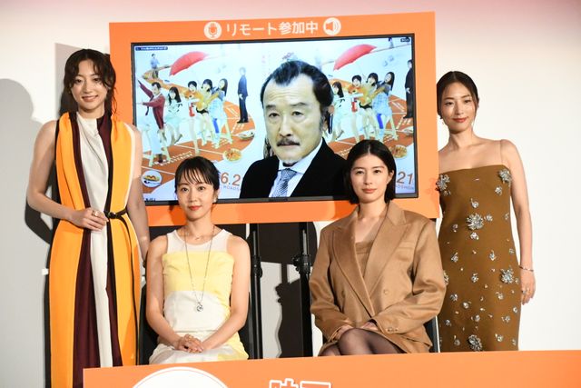 美しすぎる…木南晴夏＆佐久間由衣＆武田玲奈＆MEGUMI“母娘”集合！『映画　おいハンサム!!』初日舞台挨拶（23枚目）