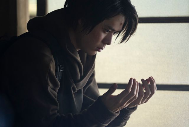 「寄生獣」岩明均原作！ドラマ「七夕の国」場面写真（2枚目）