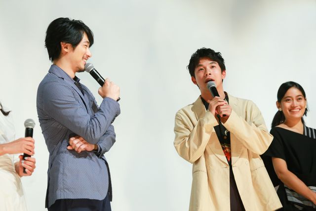 インドネシアの撮影現場で太賀が大人気だったことを明かしたディーン『海を駆ける』初日舞台あいさつ【12枚】：フォトギャラリー