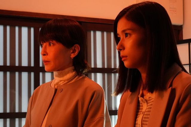 瑞穂がナイフを手に…！ドラマ「真犯人フラグ」最終回場面カット（2枚目）