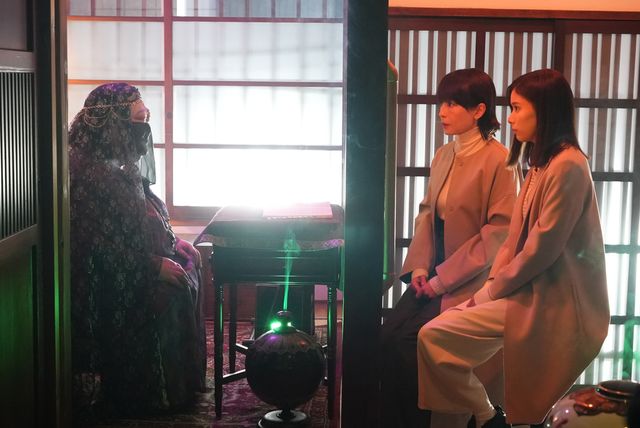 瑞穂がナイフを手に…！ドラマ「真犯人フラグ」最終回場面カット（4枚目）