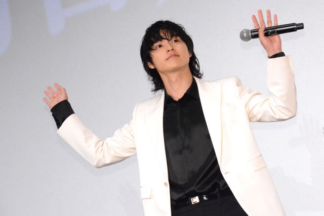 山崎賢人、初登壇の小栗旬＆佐久間由衣らと『キングダム　大将軍の帰還』初日舞台挨拶（5枚目）