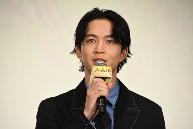 役所広司、『八犬伝』大ヒットスタートに感激！公開記念舞台あいさつ（11枚目）