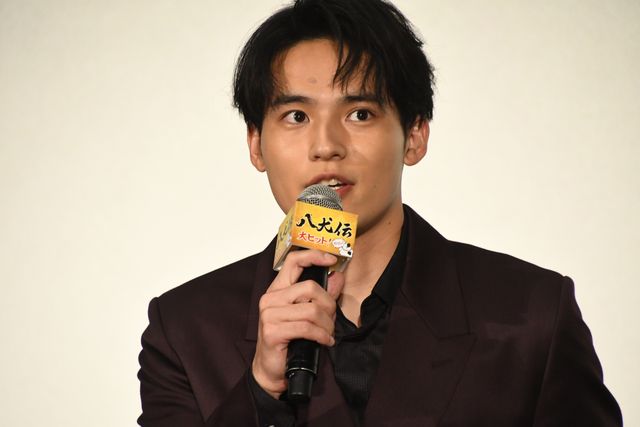 役所広司、『八犬伝』大ヒットスタートに感激！公開記念舞台あいさつ（14枚目）